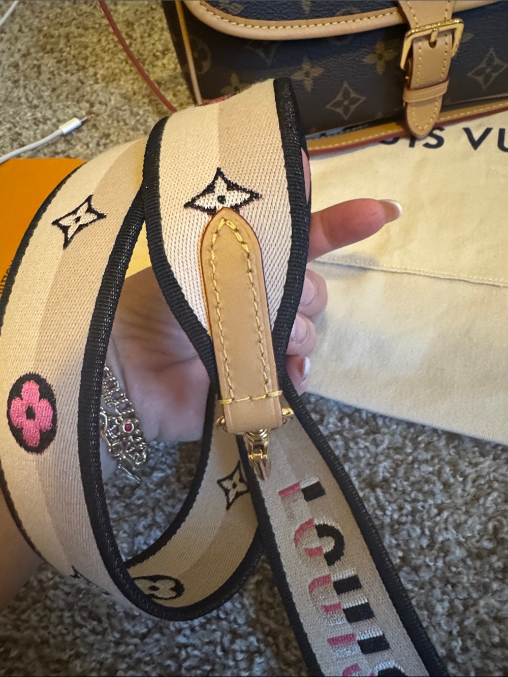 AUTHENTIC LOUIS VUITTON DIANE HANDBAG - Picture 12 of 13